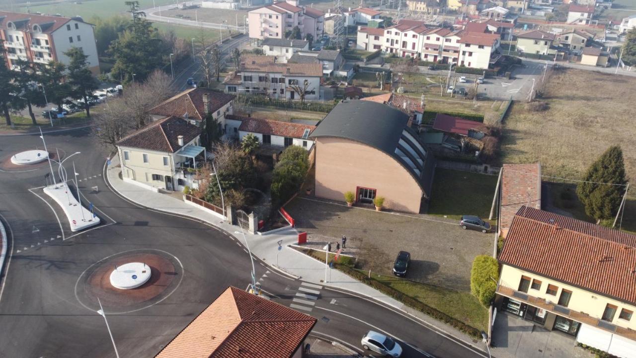 15.92 Hotel Cazzago  Exterior photo
