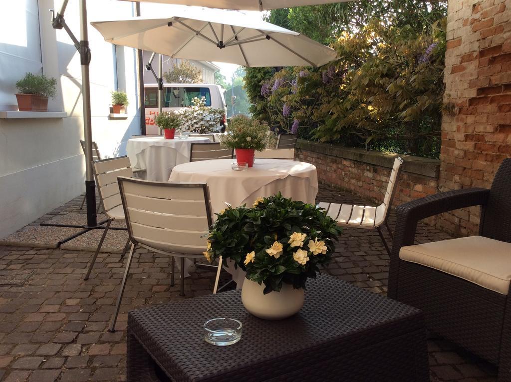15.92 Hotel Cazzago  Exterior photo