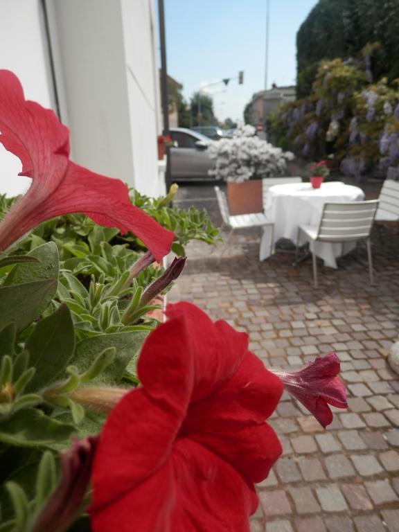 15.92 Hotel Cazzago  Exterior photo